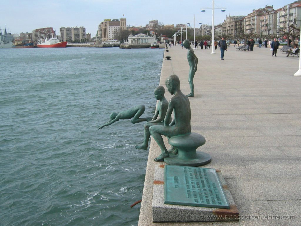 El monumento a los raqueros de Santander Espaa Playas del mundo